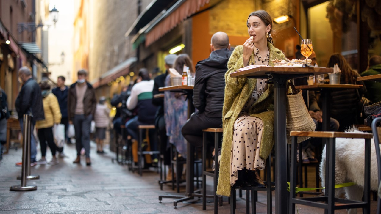 <p>It’s common to find restaurant employees or owners near the front door of their venue, handing you menus and trying to pull you into the restaurant to sit down. Some even walk alongside you down the street. Politely decline and go on your way.</p>