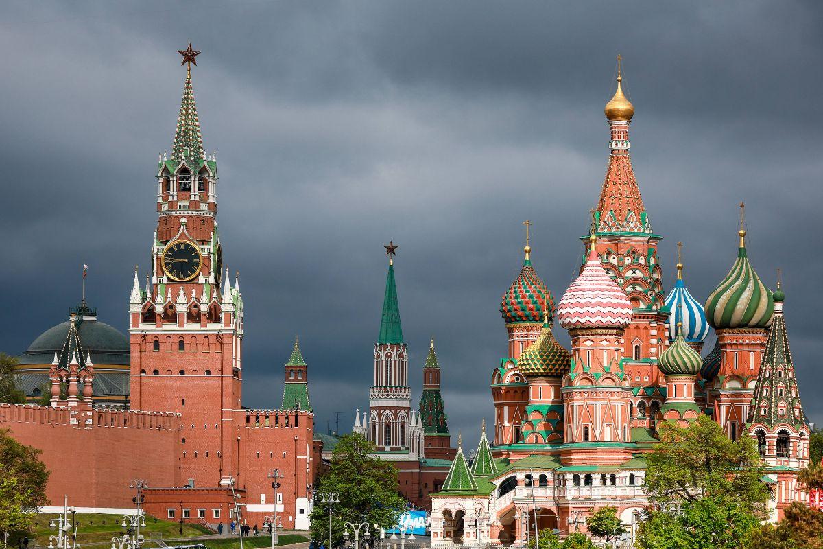 des actes « imminents » de sabotage menés par la russie en europe inquiètent les services de renseignement