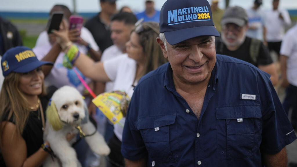 aliado de ex-presidente inabilitado por lavagem de dinheiro é favorito para vencer eleição no panamá