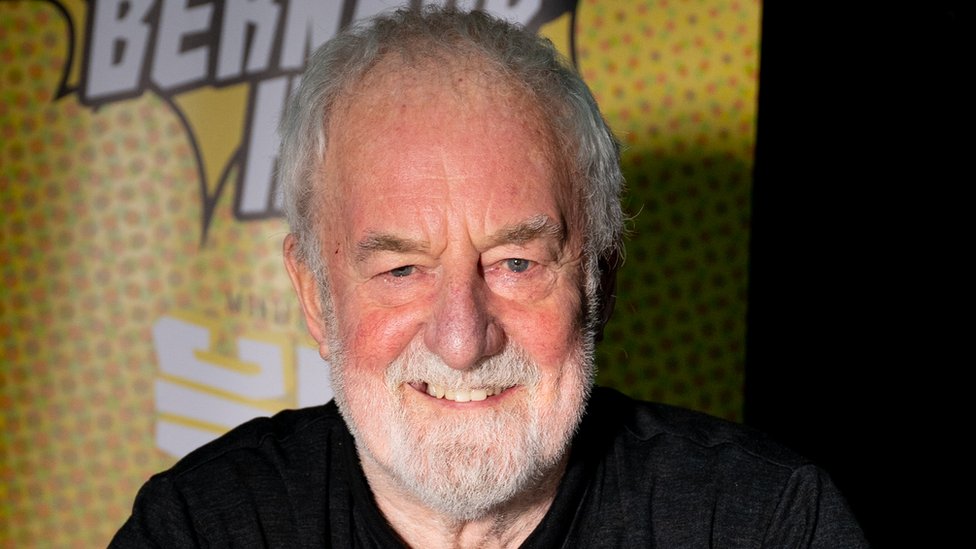 lord of the rings cast pay tribute to bernard hill