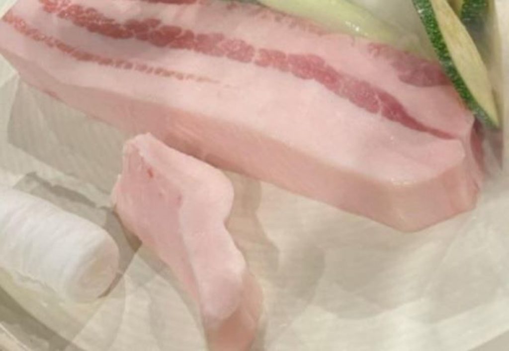 「脂身」豚バラ焼肉、私も経験…韓国で広がる“metoo運動”