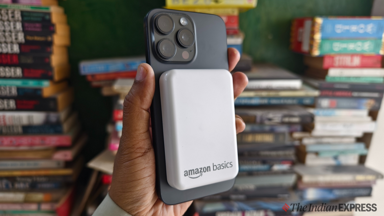 amazon, android, under a thousand: a super basic, super handy magnetic wireless power bank