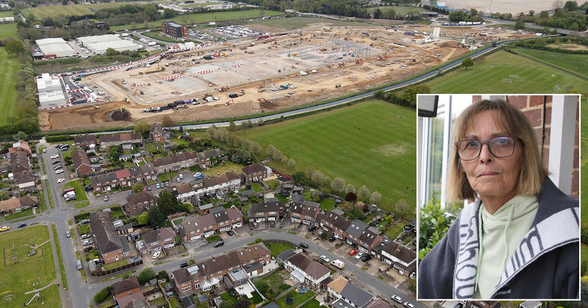 residents living next to new £790m google data centre say it's 'ruined everything'