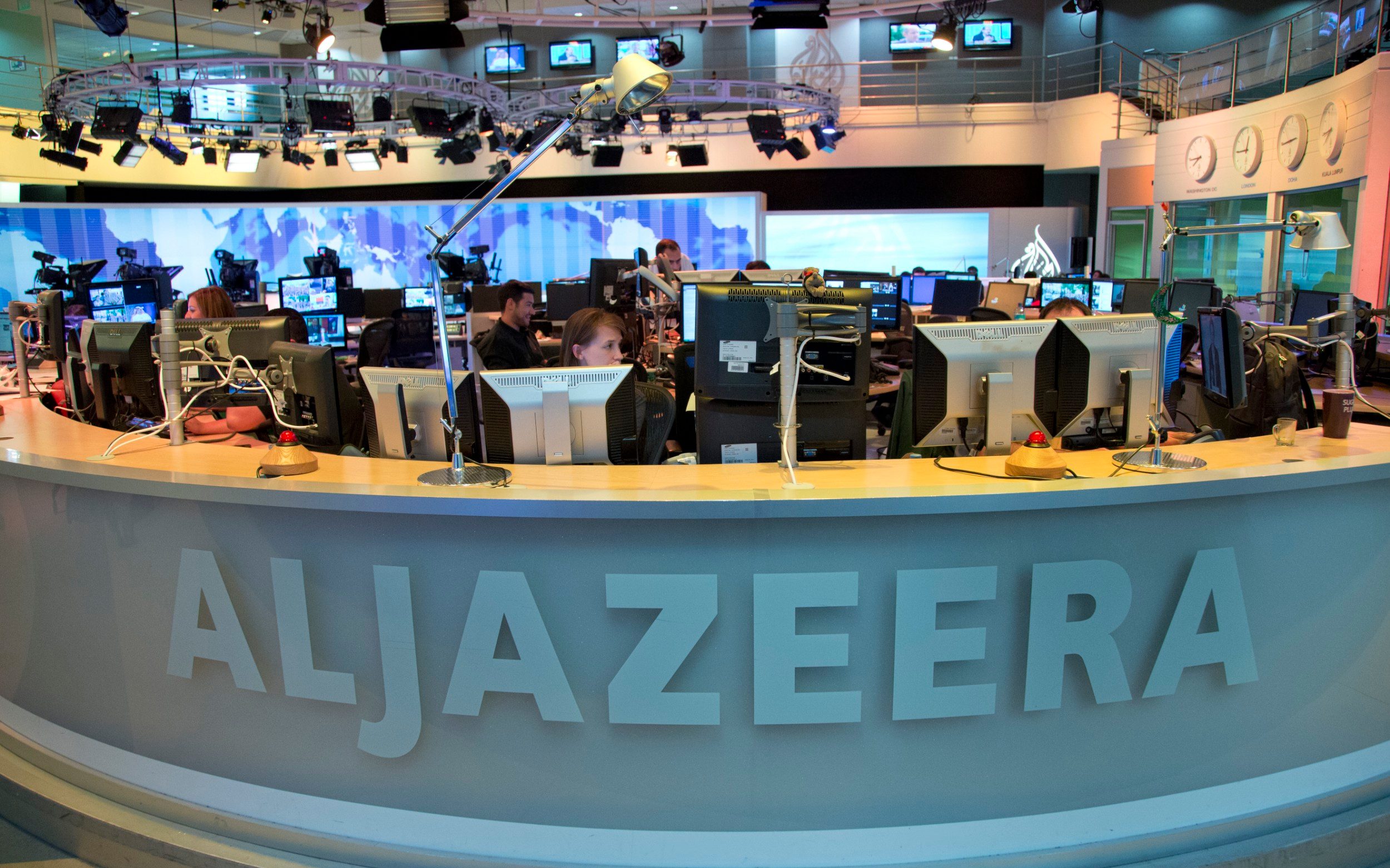 benjamin netanyahu orders al jazeera to shut israel offices