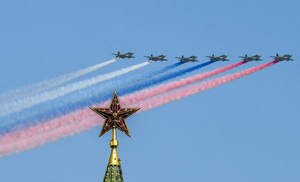 rusland heeft zojuist weer een su-25 gevechtsvliegtuig verloren