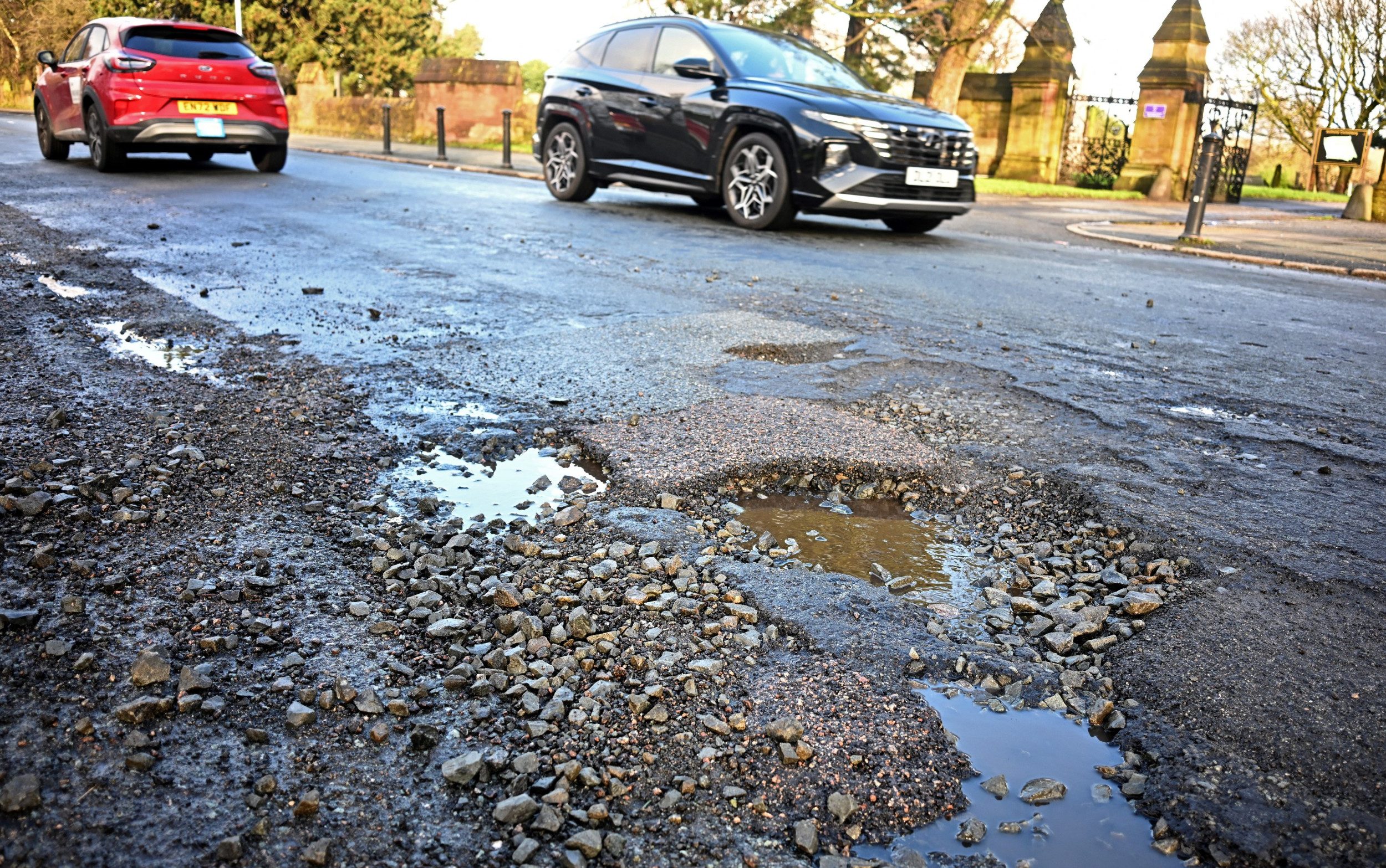 how to, how to, why britain has failed miserably to solve its potholes crisis – and how to fix it