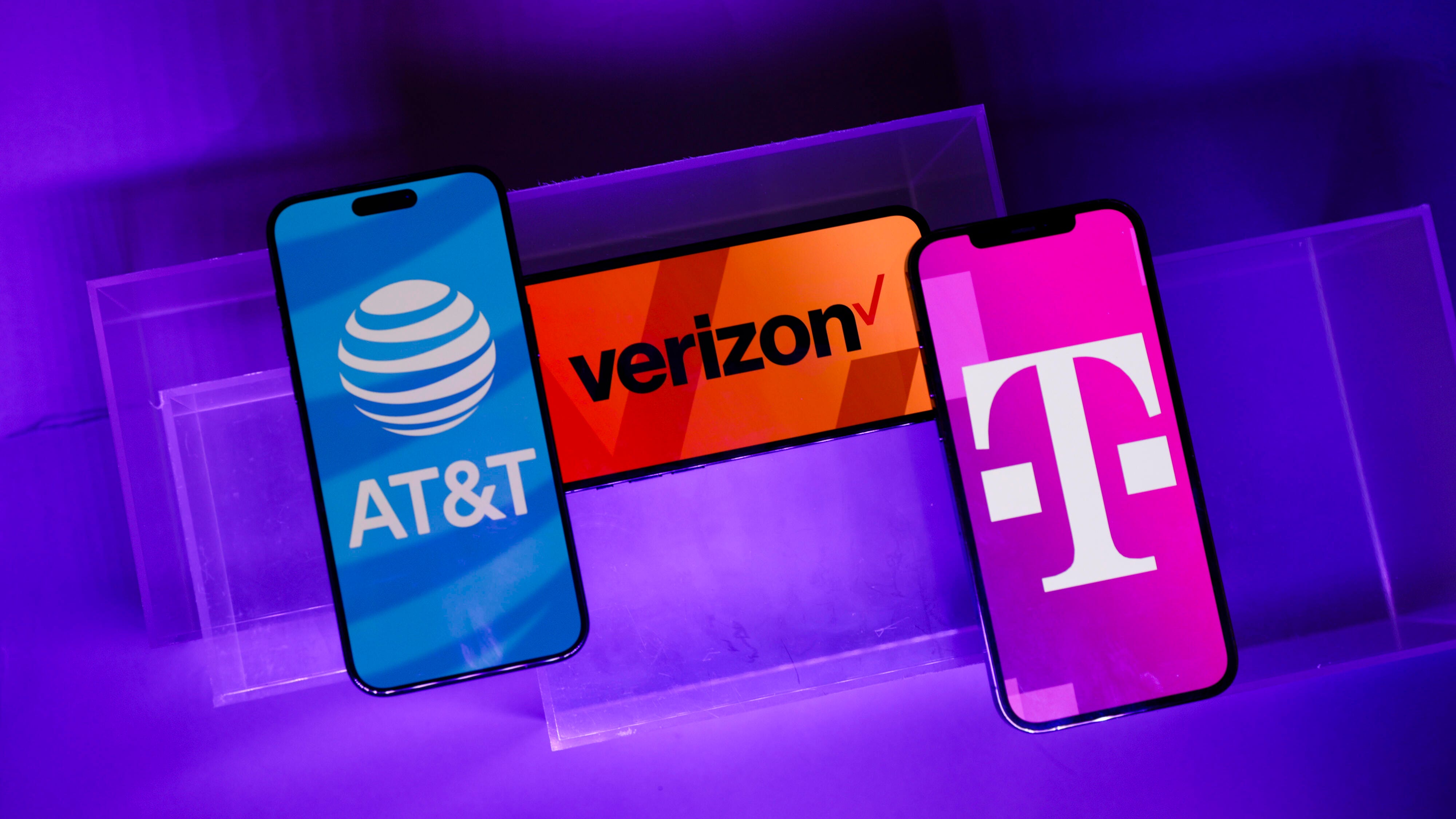 Switching Phone Carriers in 2024 What to Know Before Changing Providers