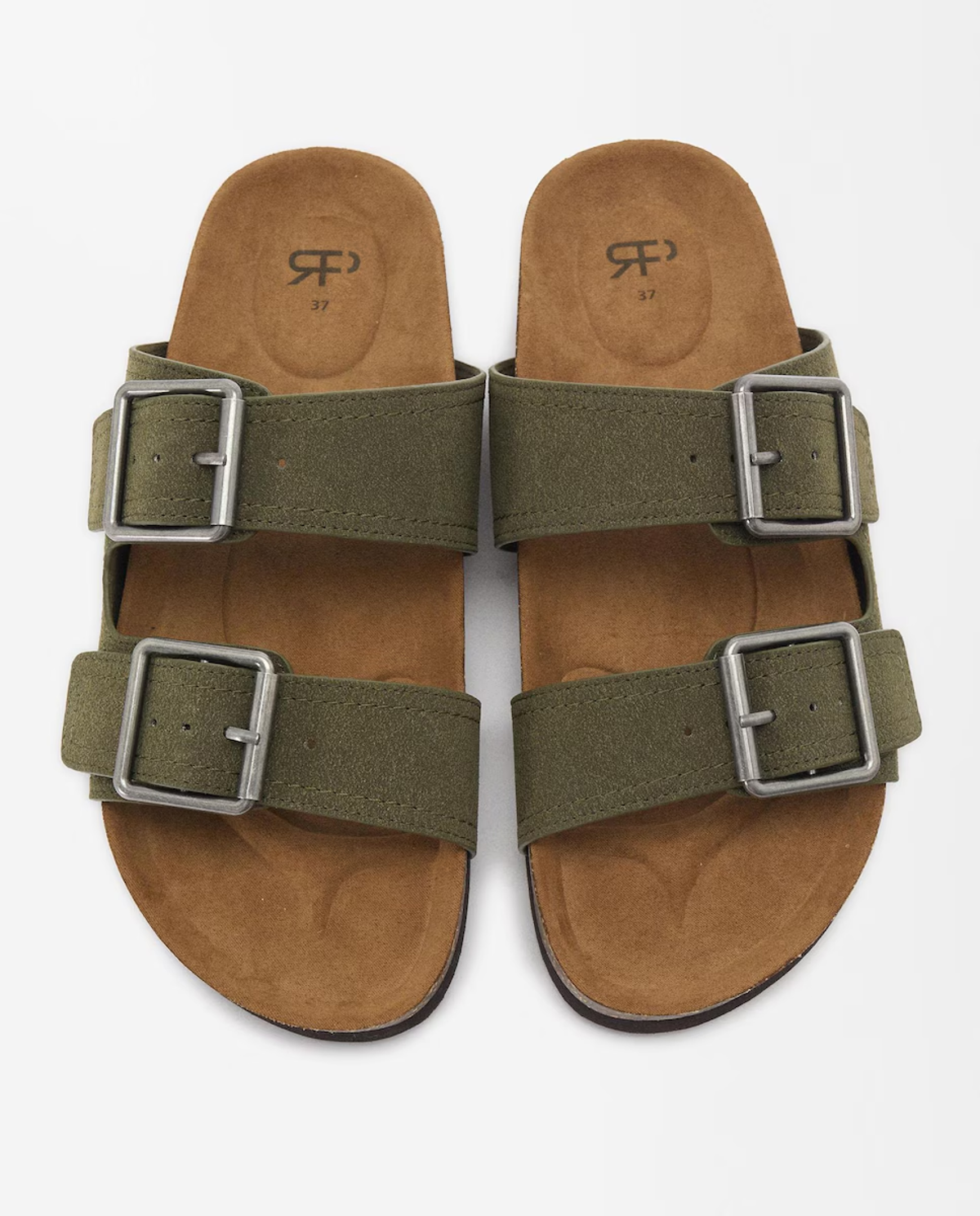 estas son las sandalias planas de estilo birkenstock que parfois agotará en verano porque perfectas para jornadas todoterreno