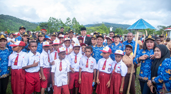 pj gubernur papua pegunungan rayakan hardiknas di kabupaten yalimo