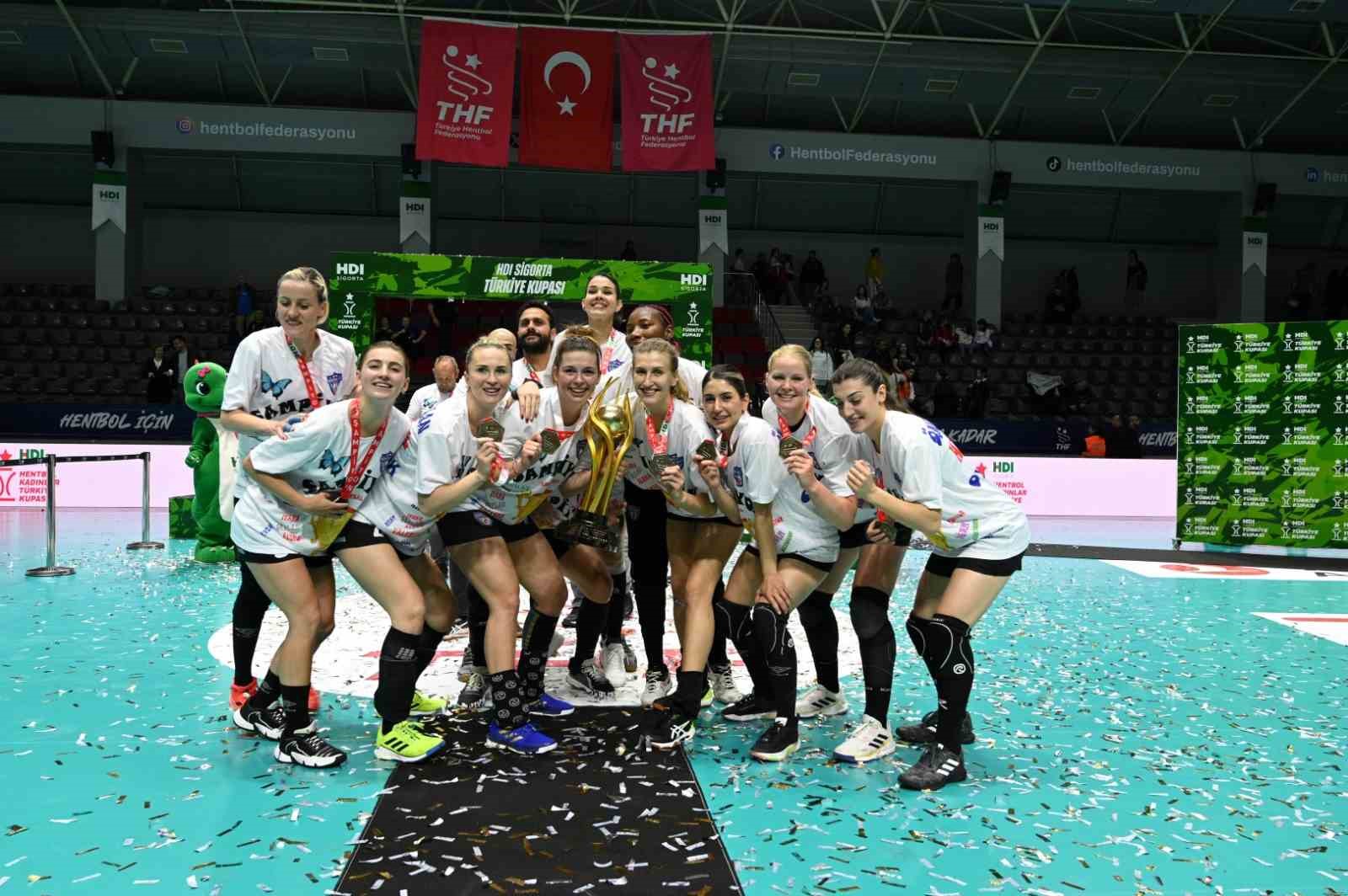hentbolda kadınlar türkiye kupası’nı konyaaltı belediyespor kazandı
