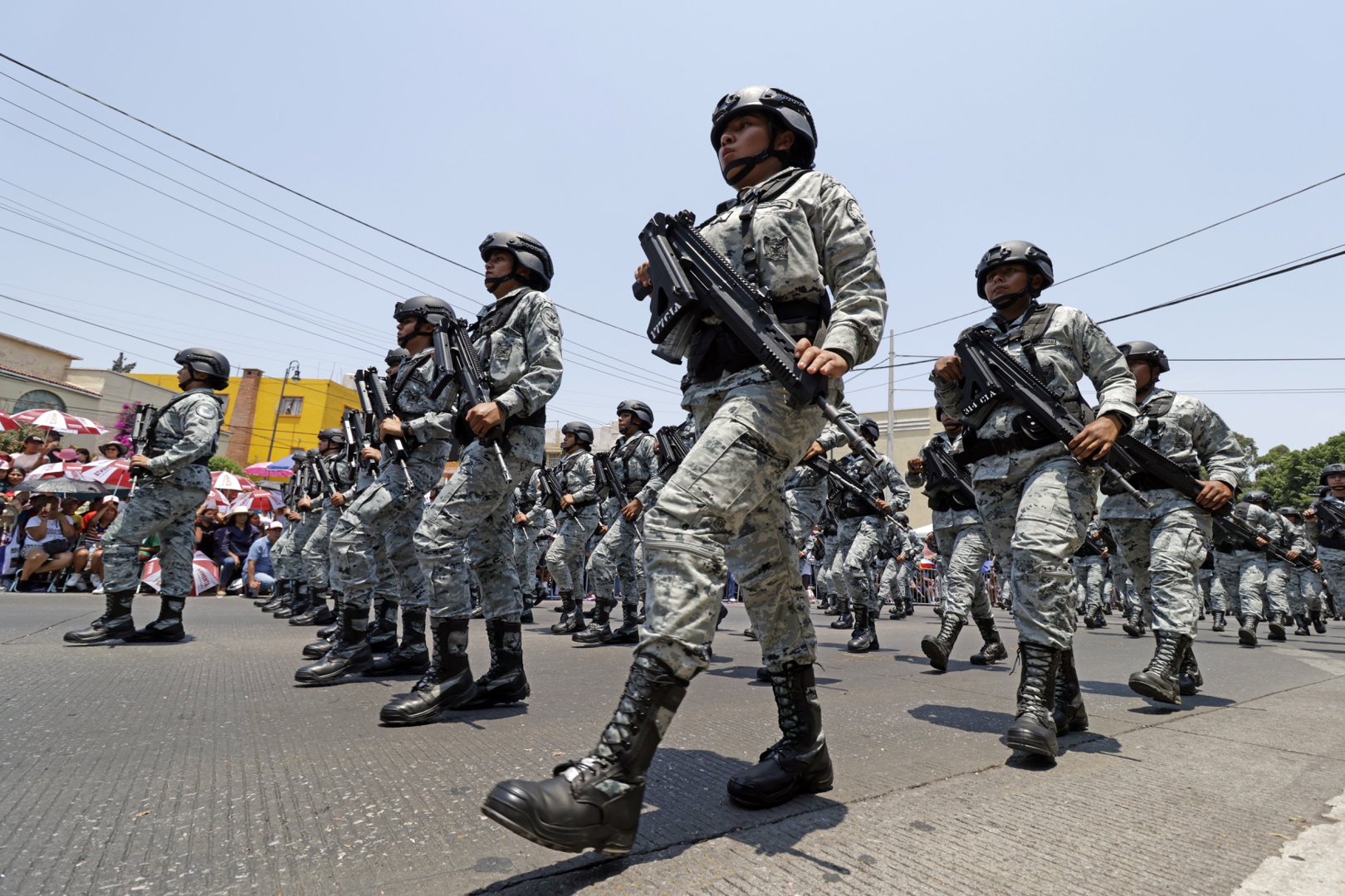con desfile cívico-militar en el centro de méxico honran a héroes de la batalla de puebla