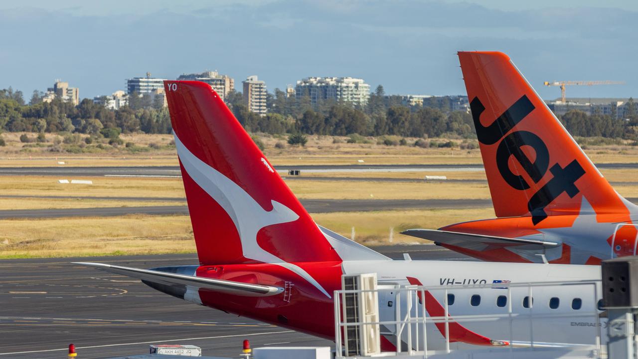 qantas to pay passengers up to $450