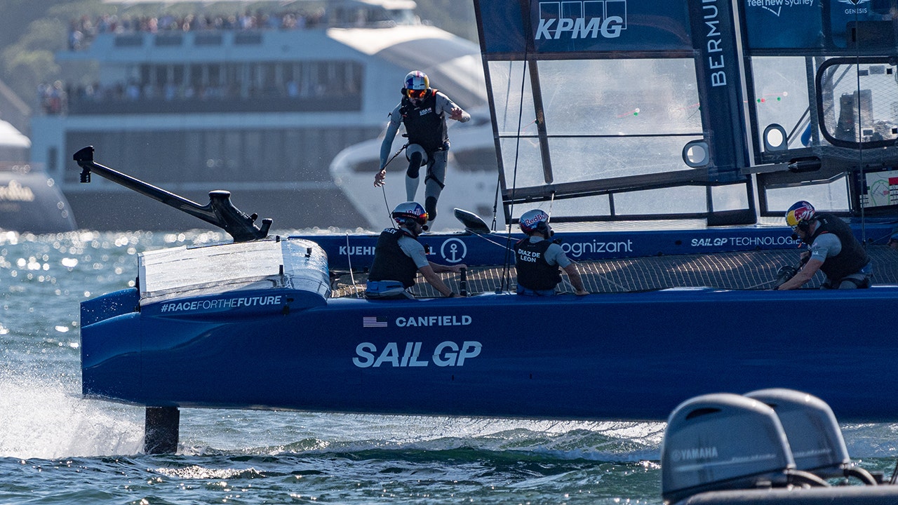 5 us sailing team members go flying overboard as boat capsizes