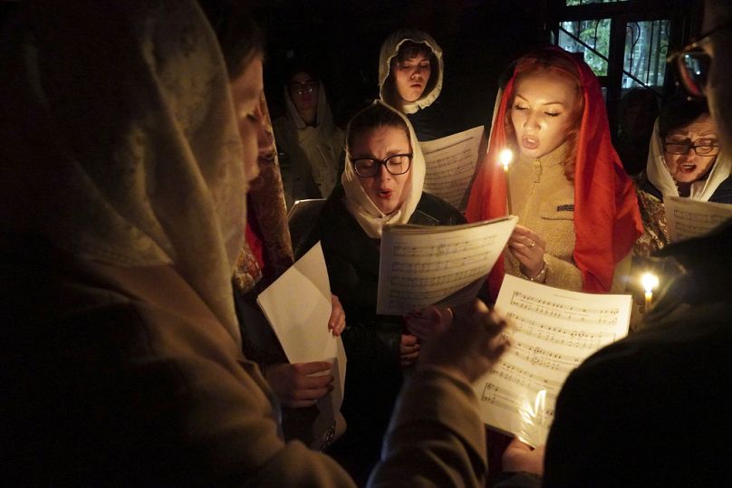 russland greift charkiw am orthodoxen ostersonntag an