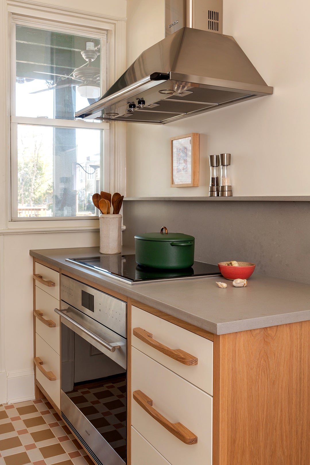 this galley kitchen leaves the appliances in plain sight—and doesn't feel smaller for it