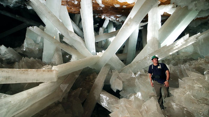 gua ini dipenuhi kristal raksasa, tapi mematikan buat manusia