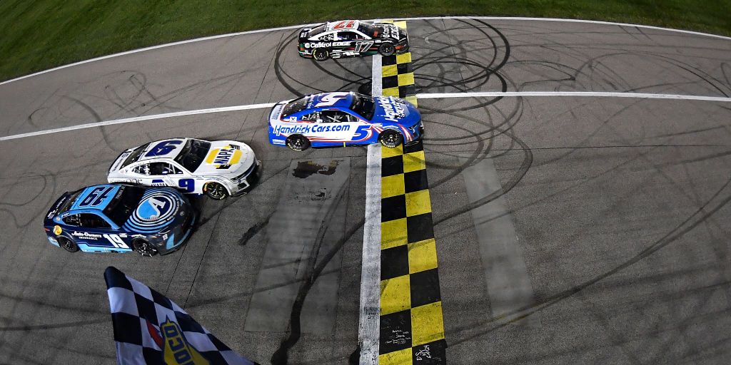 kyle larson makes history with smallest margin of victory in a nascar race at kansas speedway