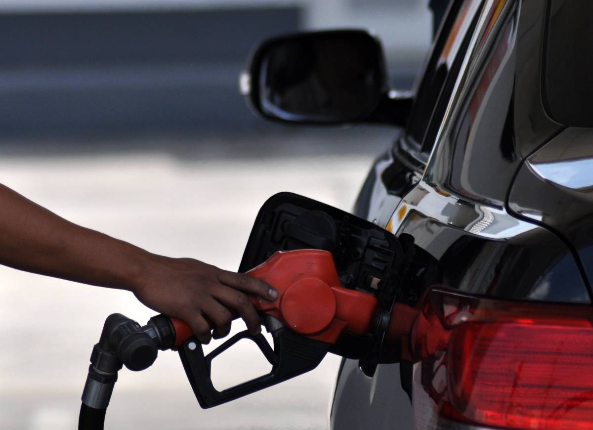 oil firms to lower fuel prices this week