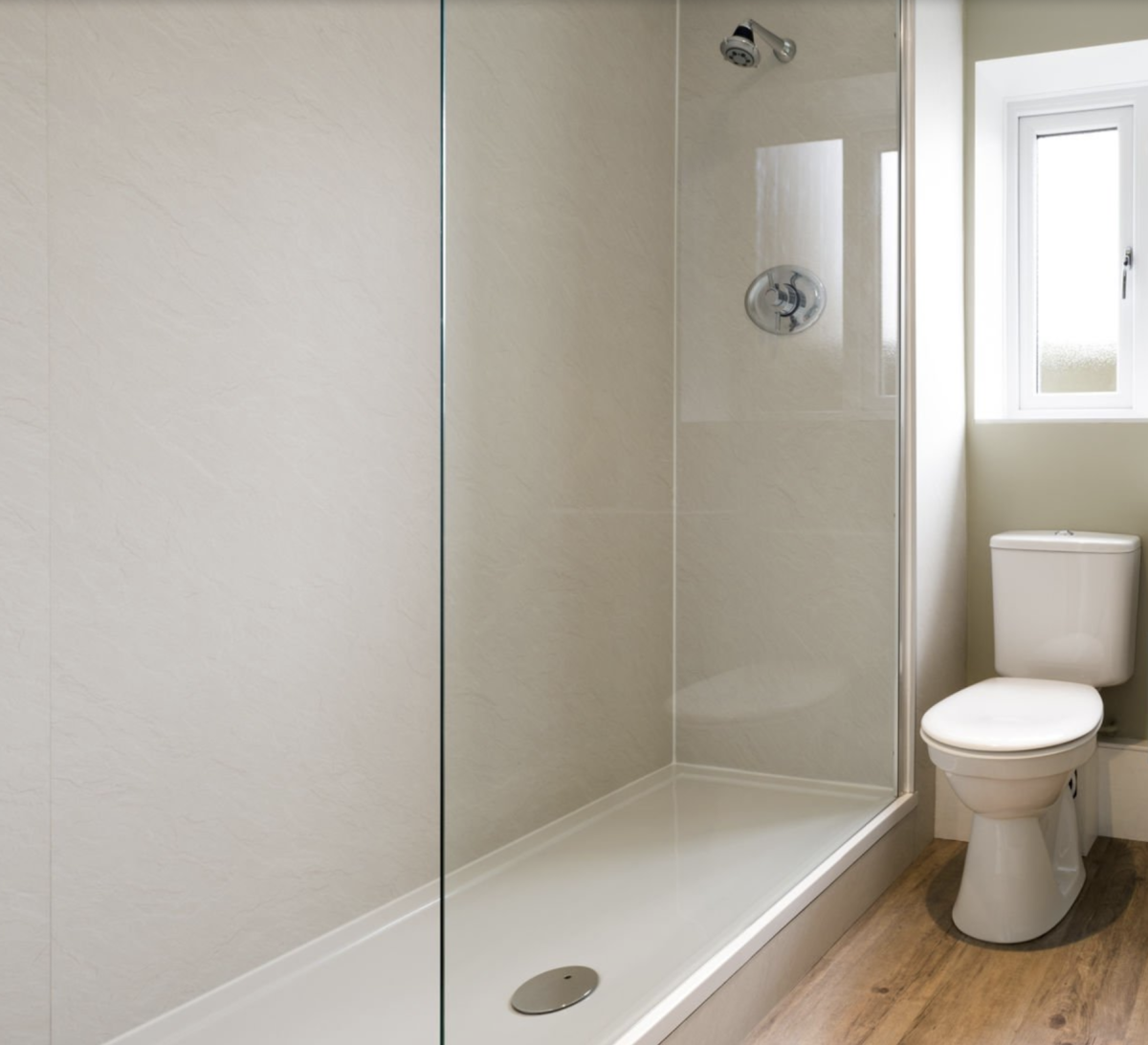 ¿vas a renovar el baño? 7 consejos superútiles para diseñar uno que sea fácil de limpiar