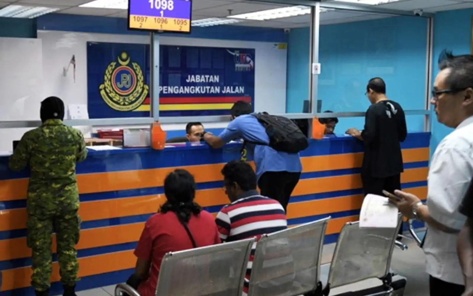 bjak not allowed to offer road tax renewal services, jpj says