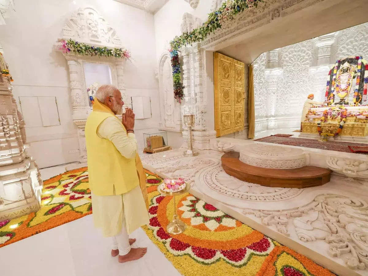 In Pics: PM Narendra Modi Prays At Ayodhya Ram Mandir, Performs ...