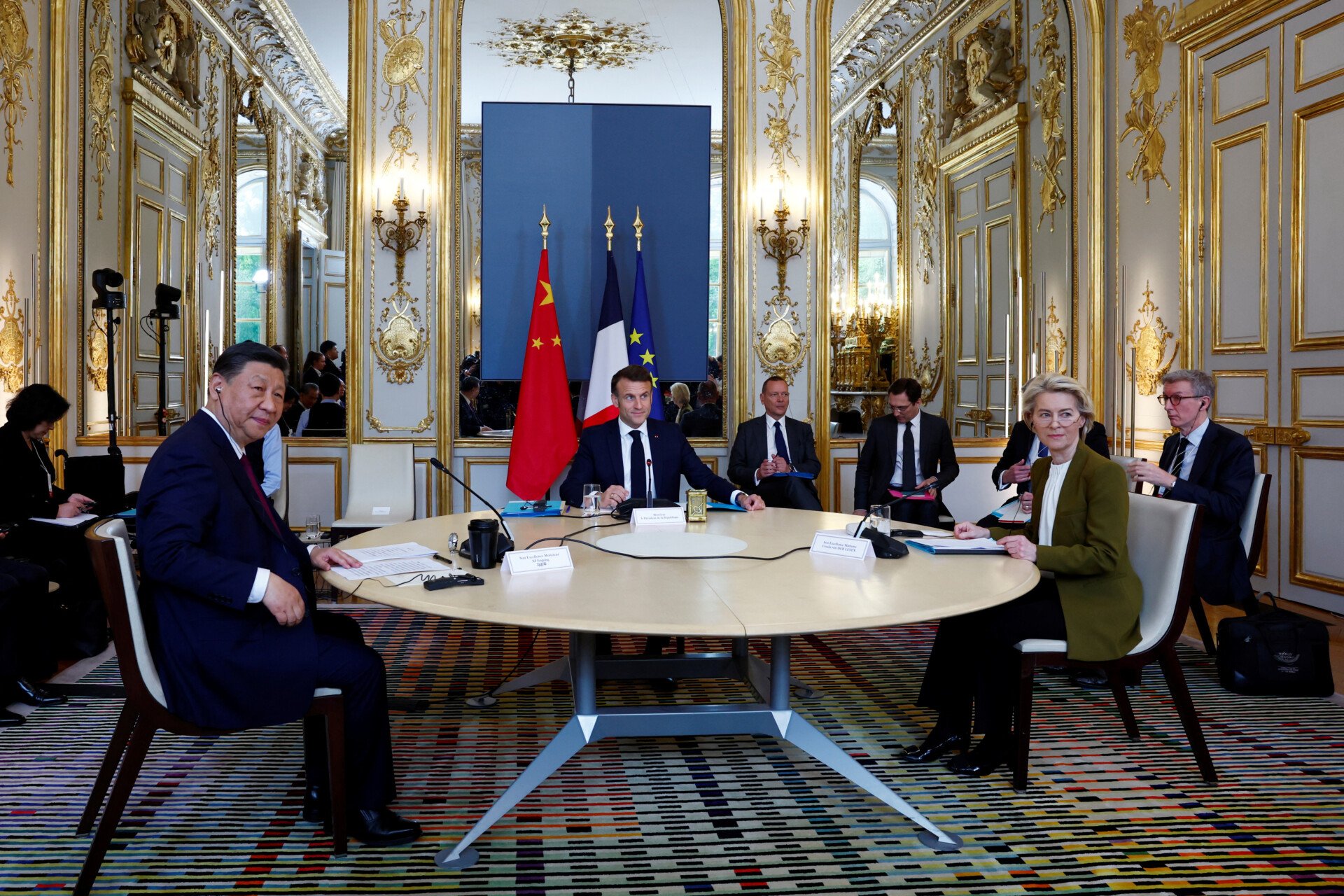 μακρόν-σι: ισότιμους κανόνες για όλους ζήτησε ο γάλλος πρόεδρος
