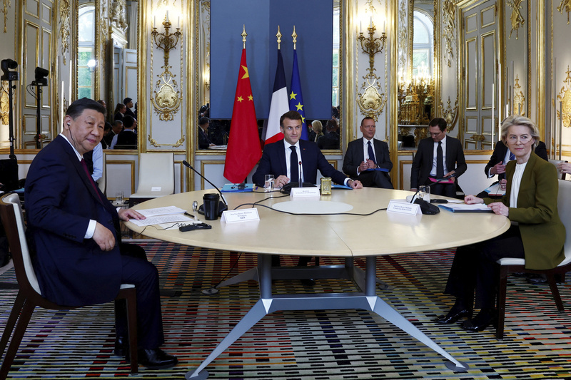 čínský prezident v paříži mluvil o strategii, macron o spravedlivém obchodu