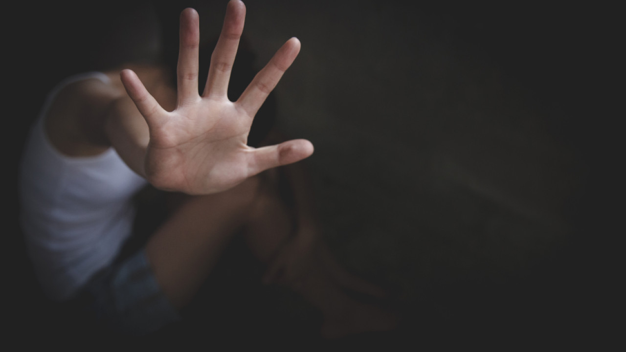 σοκ στο σιδηρόκαστρο σερρών: καταγγελία για βιασμό 14χρονης από τον πατριό της