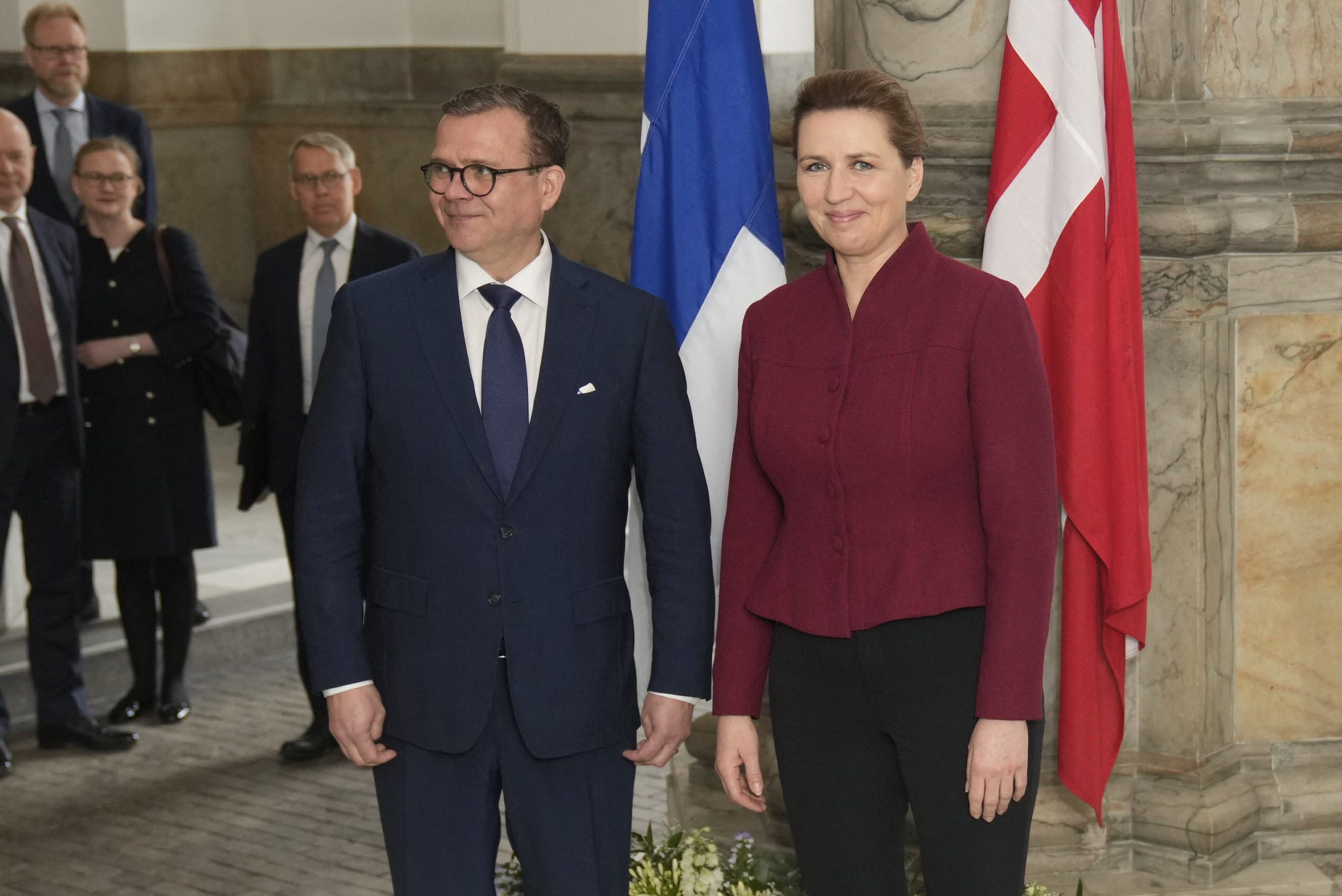 suomen ja tanskan pääministerit kiirehtivät euroopan puolustusteollisuuden vahvistamista
