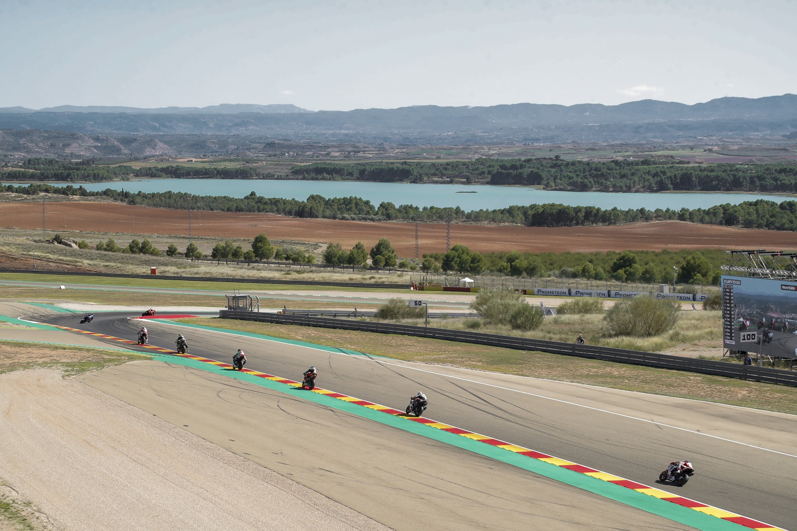 motorland aprueba el contrato para celebrar el campeonato mundial de superbikes hasta 2027