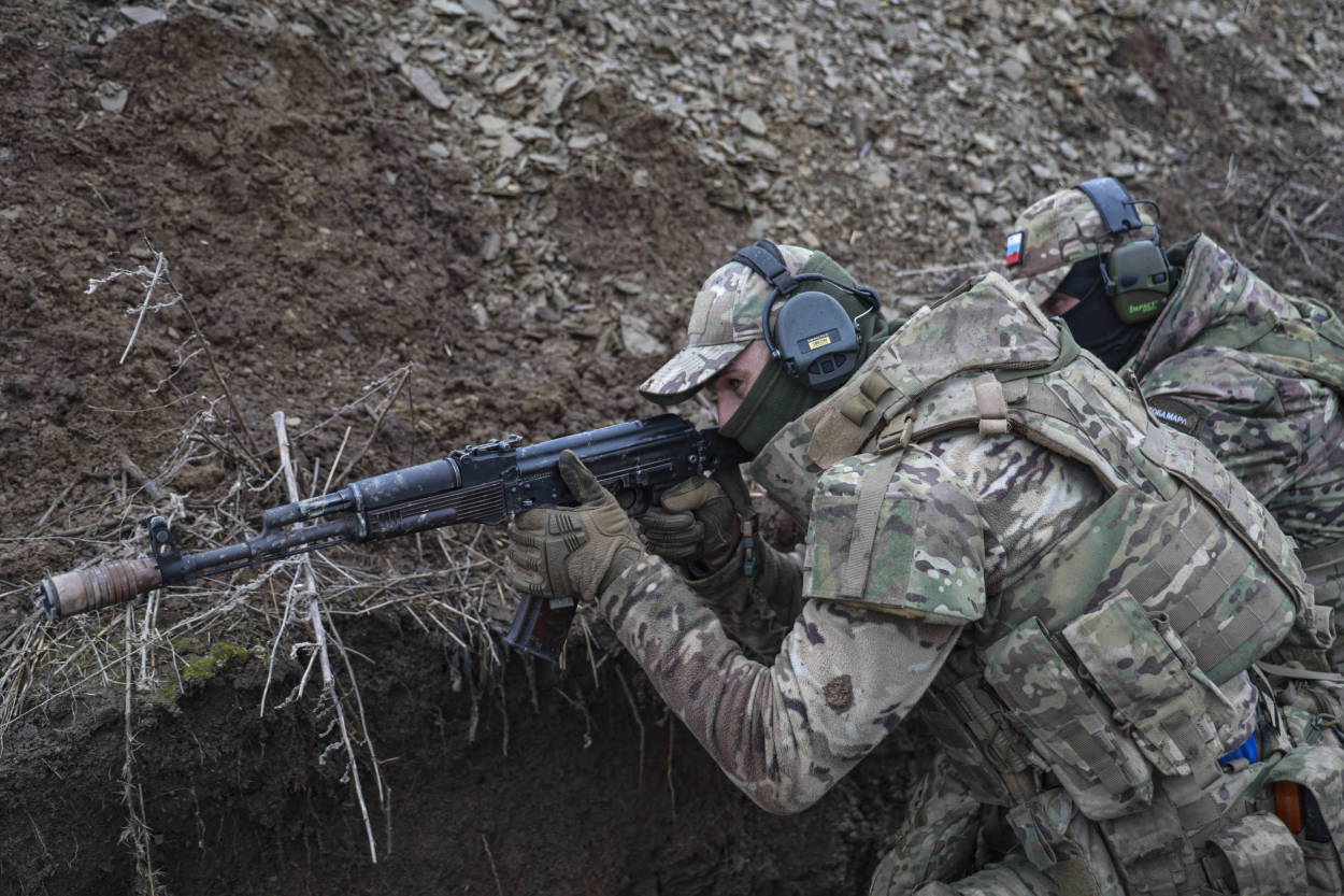 przy granicy z ukrainą jest około 50 tys. rosyjskich żołnierzy; możliwy atak na charków