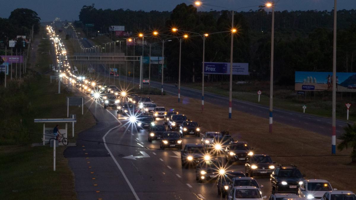 comunidades hunden la primera autopista de uruguay