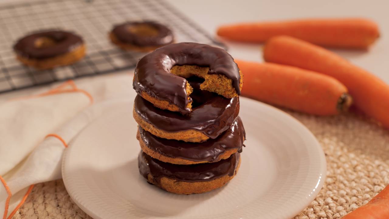 la receta de dónuts con chocolate sanos que puedes hacer en casa para desayunar