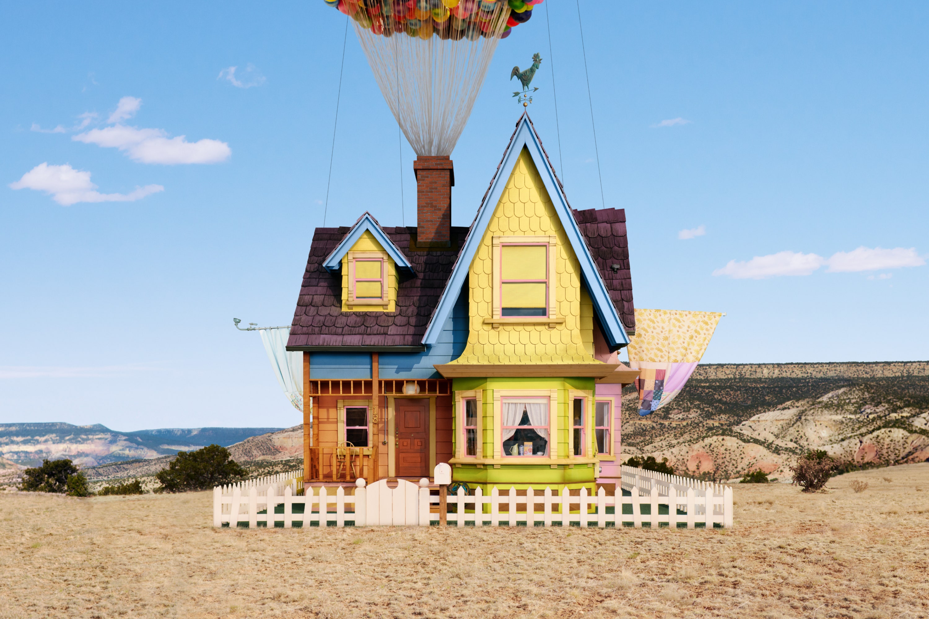 la maison du film animé *là-haut* à louer sur airbnb