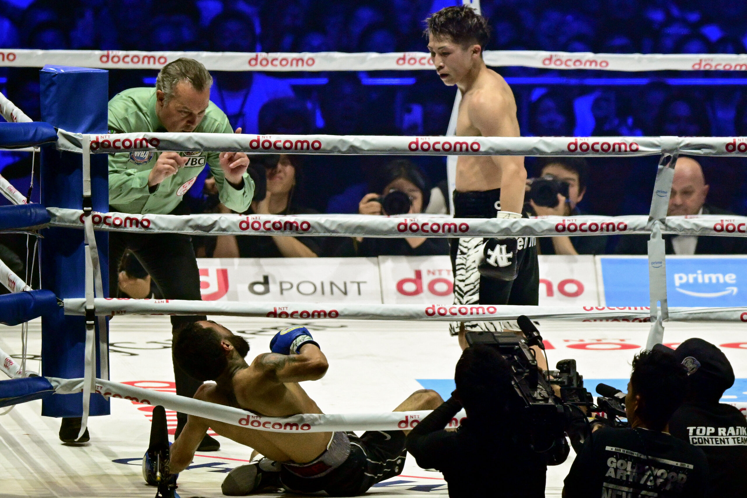 naoya inoue shakes off early scare, knocks out luis nery