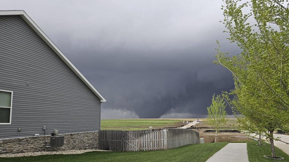 great plains and midwest prep for more tornadoes: here’s where they might hit
