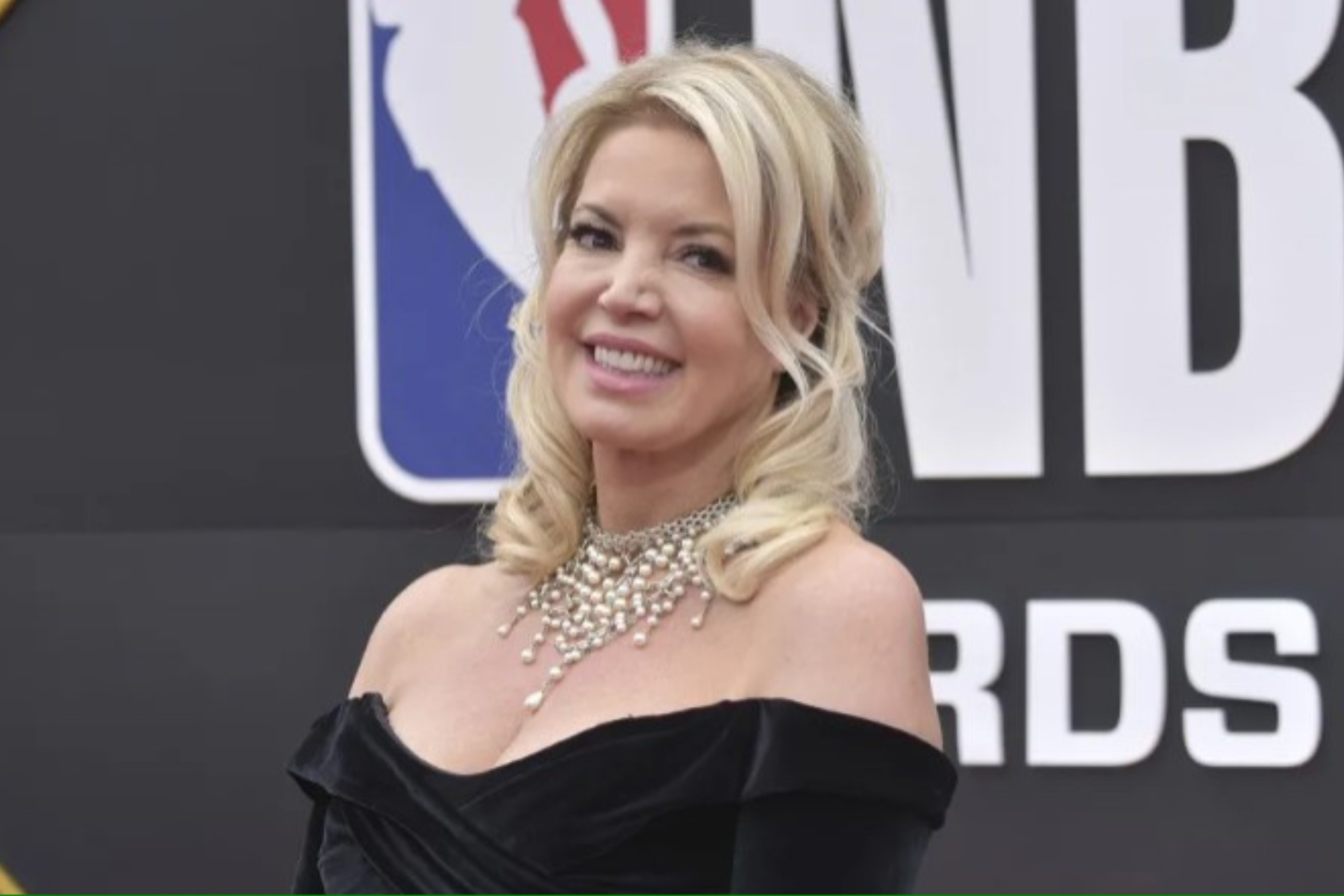 jeanie buss slammed for lakers' disaster: it's not all darvin ham's fault