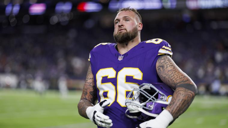 why haven't the vikings re-signed dalton risner?