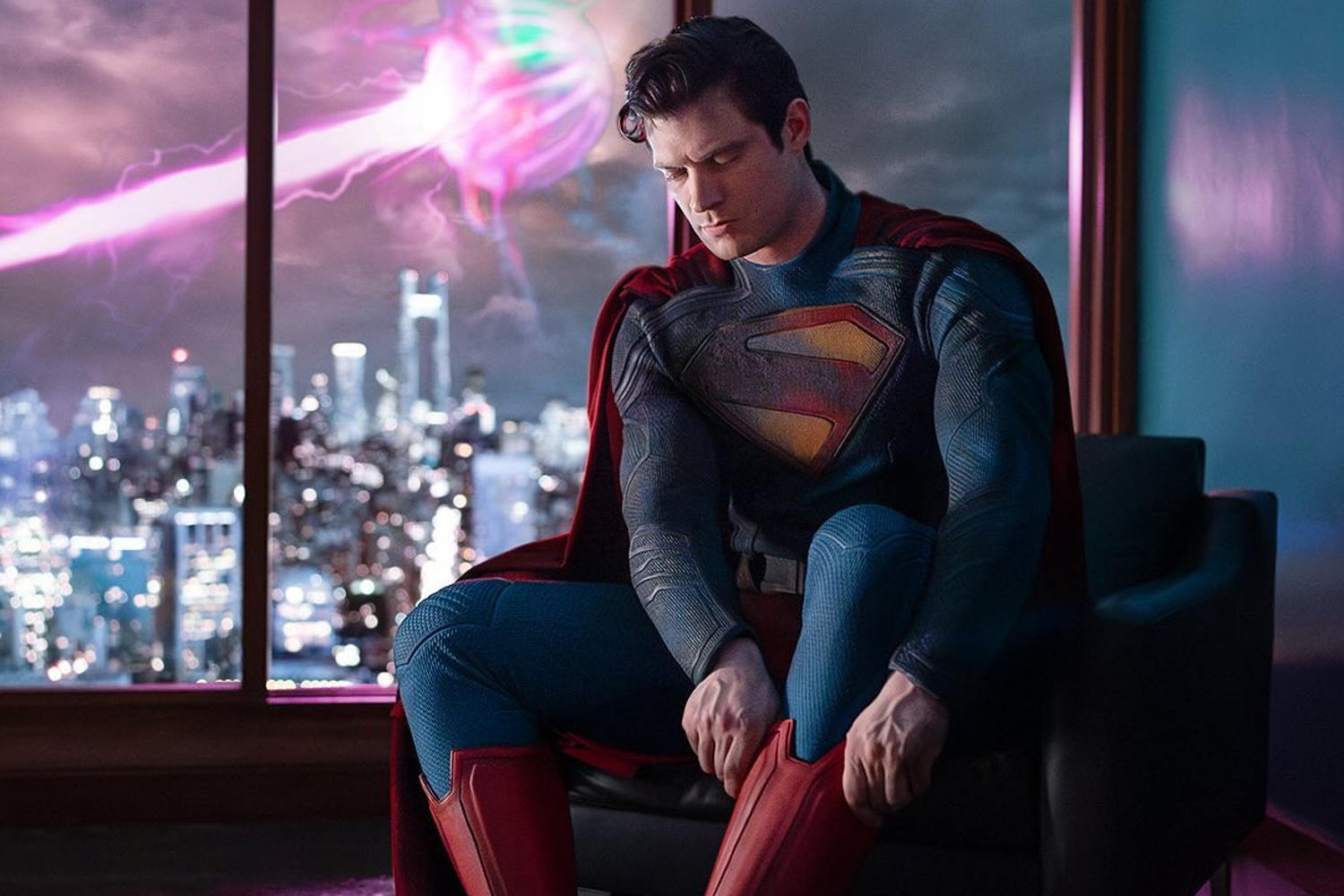 new superman fully revealed in photo from director james gunn for upcoming movie