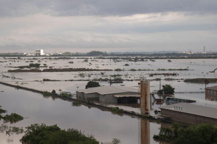 grande porto alegre terá enchente por ao menos mais 10 dias; área tem moradores ilhados