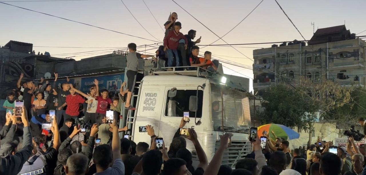 netanjahu kritisiert vorschlag für waffenruhe – armee greift ziele in rafah an
