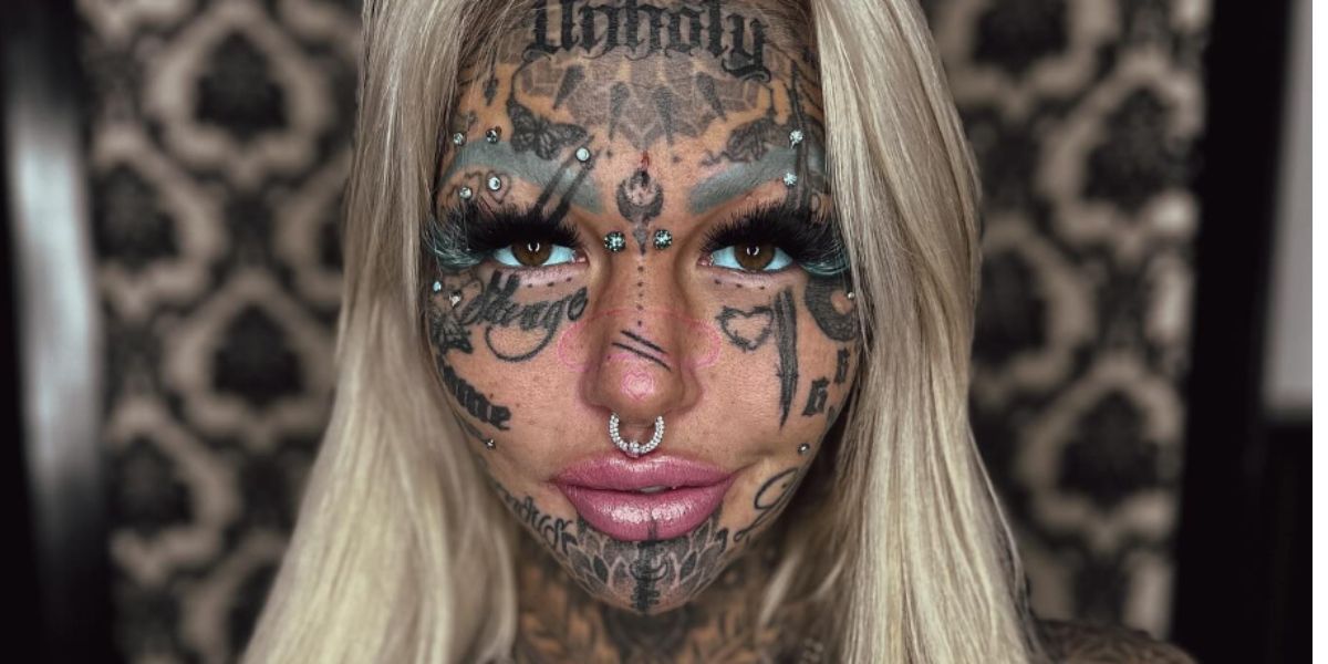 nejvíce tetovaná žena v austrálii oslavuje úspěch na sociálních sítích se svým tělovým uměním