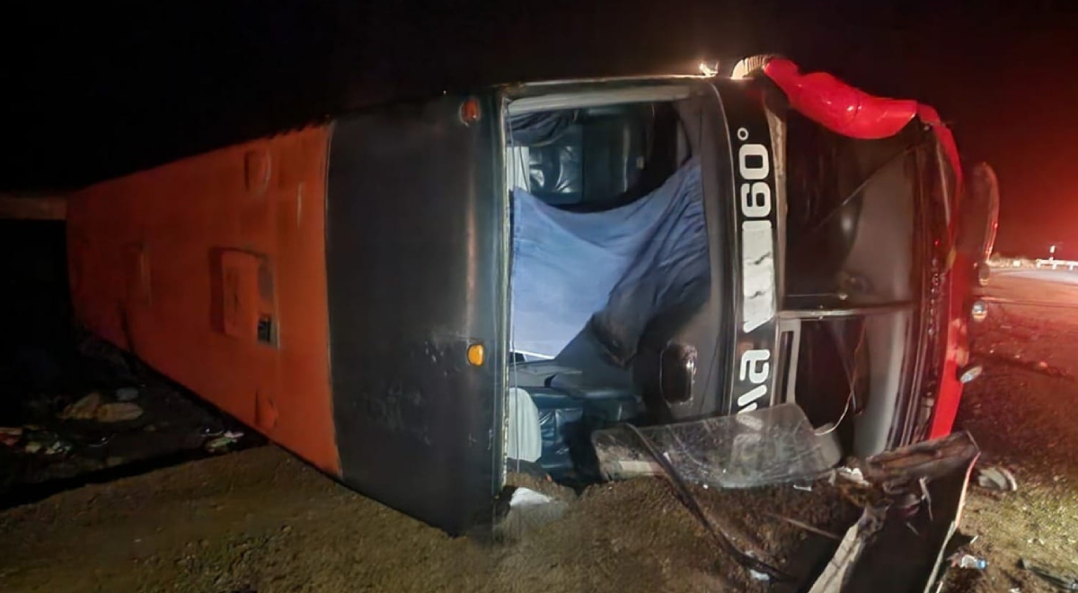 aparatoso accidente en puno deja 11 muertos y 20 heridos tras volcadura de bus