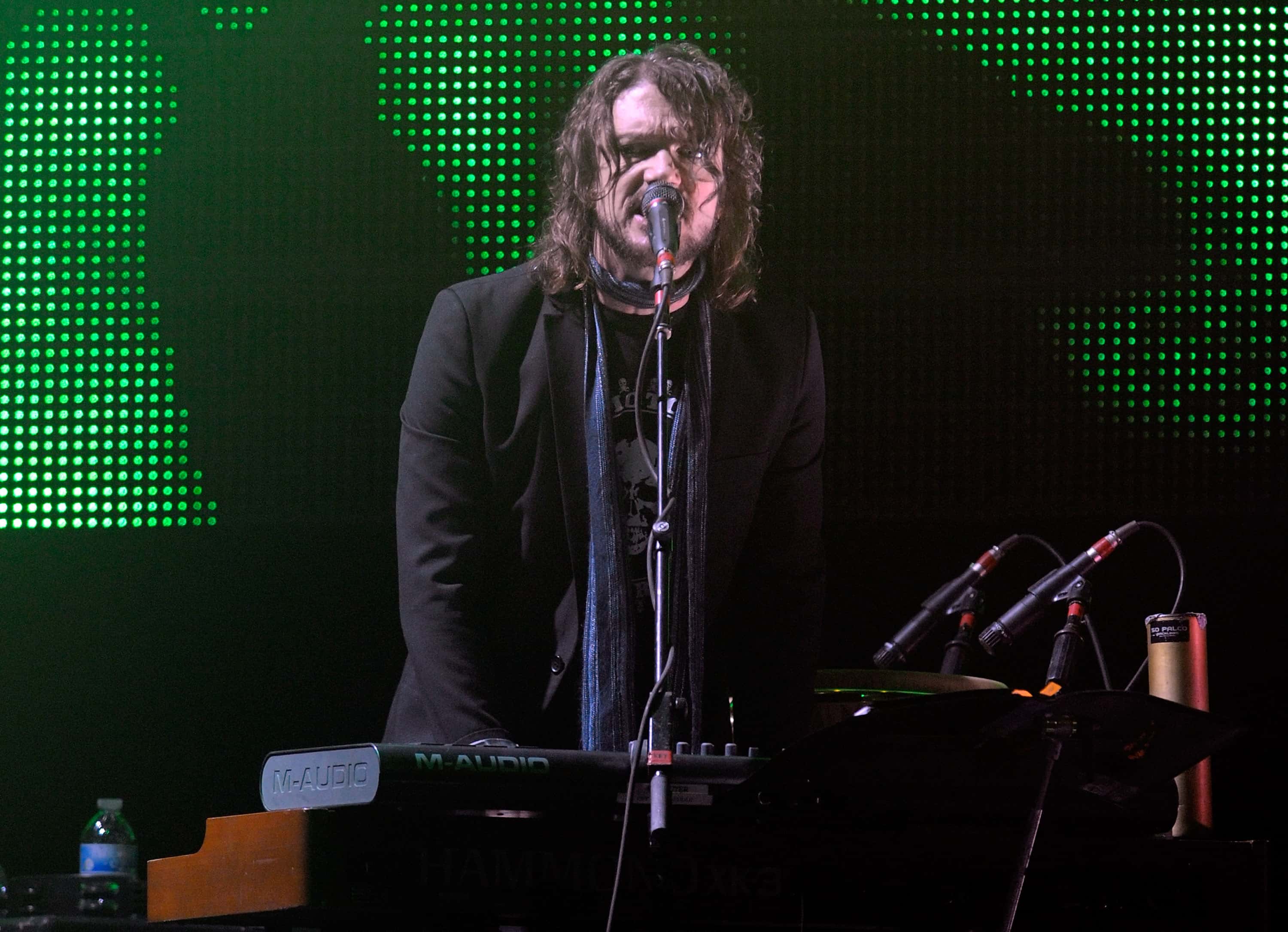 <p>Guns N’ Roses also added keyboardist Dizzy Reed to their roster in 1990. He has continued to play and tour with the band ever since.</p>