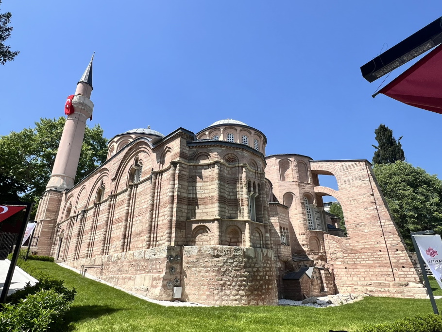 τουρκία: ο ερντογάν εγκαινίασε ως τζαμί τη μονή της χώρας