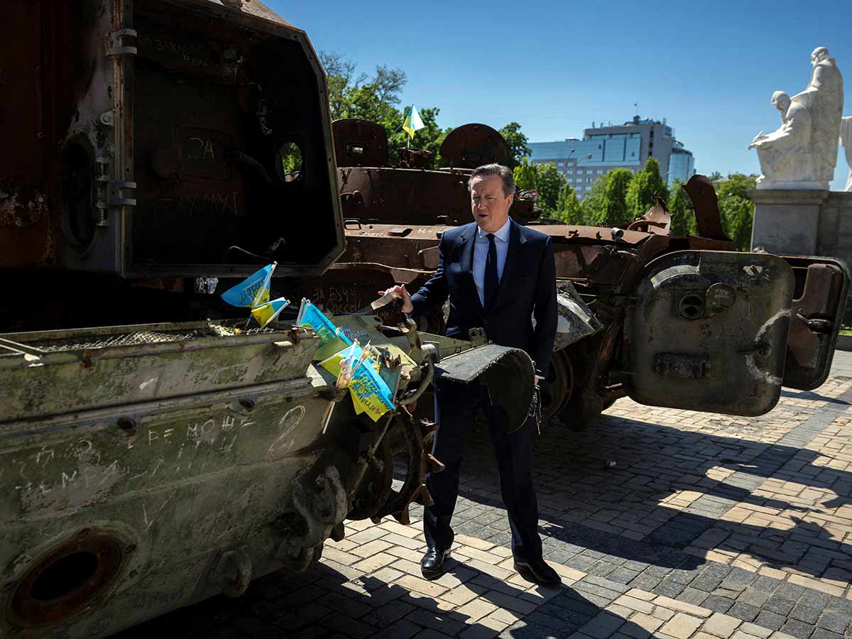 rusia amenaza con bombardear equipos militares británicos en ucrania
