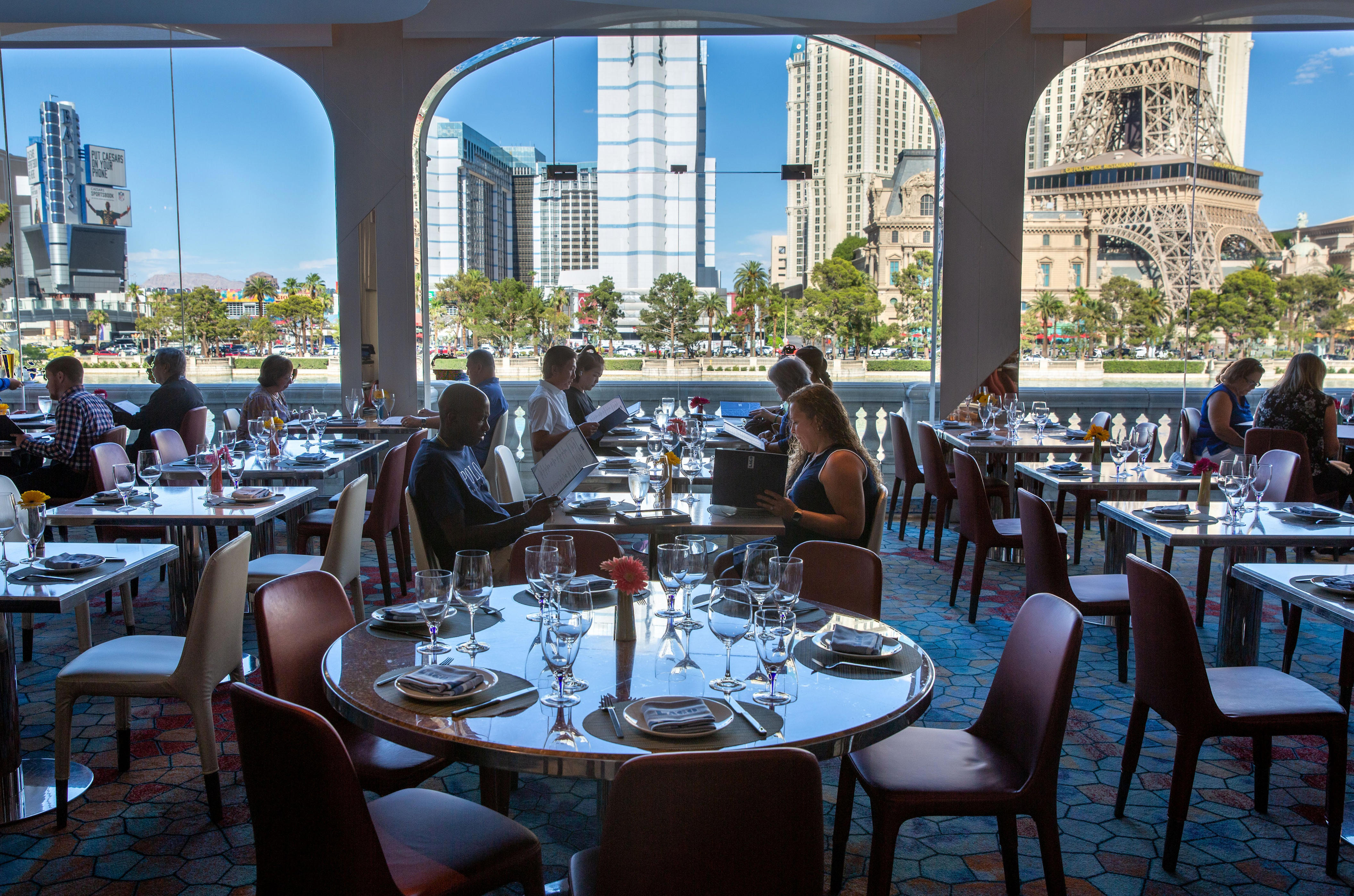 microsoft, i've been to vegas over 50 times. here are the 8 best restaurants on the strip.