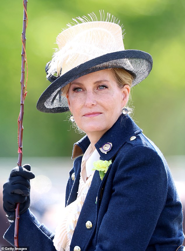 royal fans go wild over 'cute' duchess of edinburgh moment