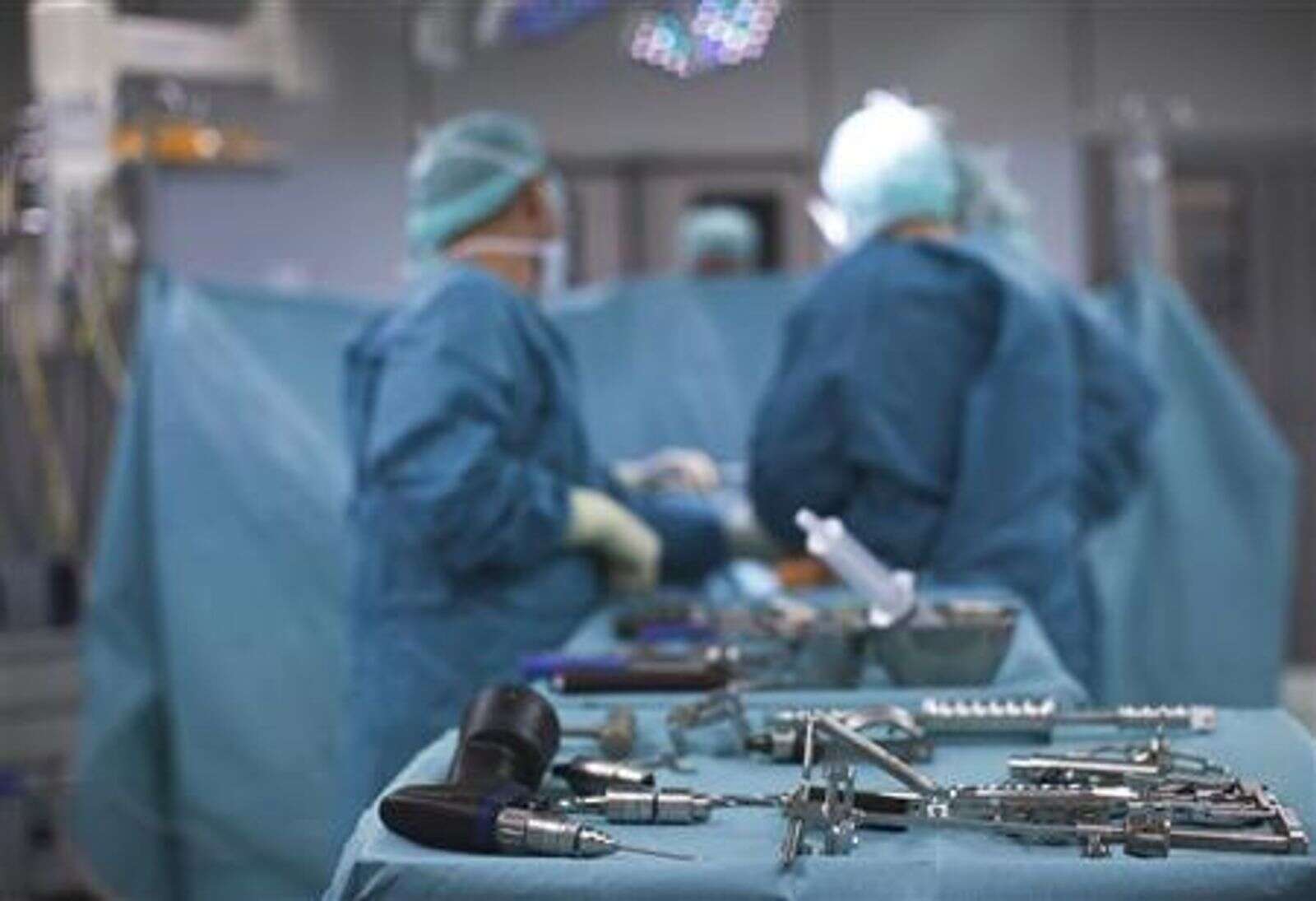 dubai: surgeons remove world’s largest adrenal tumour