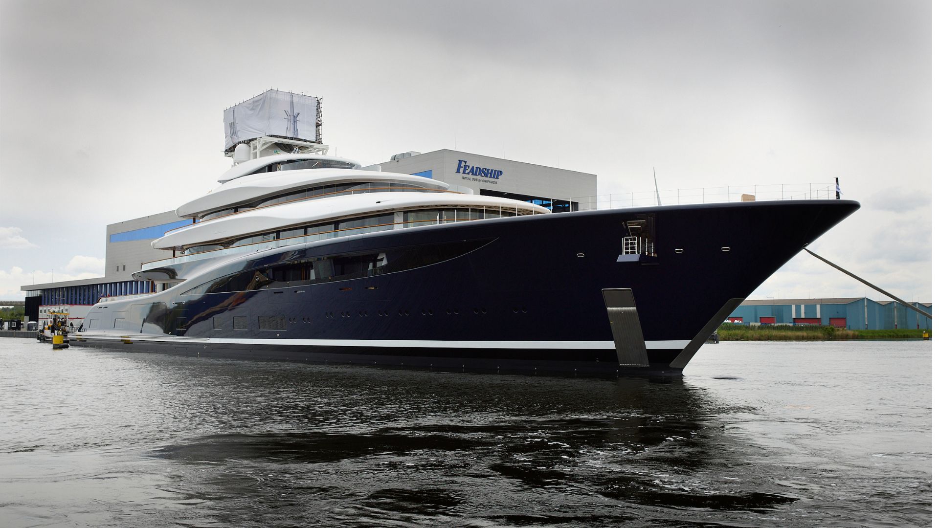 Hydrogen fuel cells promise exceptionally clean power, with water vapor as their sole exhaust. However, one of the most significant hurdles in Project 821’s development was finding a safe and efficient way to store compressed liquid hydrogen (which requires temperatures of -253 degrees Celsius) onboard a luxury yacht. Feadship’s dedication to this project highlights its substantial investment and resolve in finding viable alternatives to traditional fossil fuels.